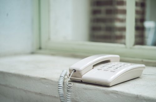 学校の連絡網で「固定電話がない家庭」はいったい何が問題なのか？
