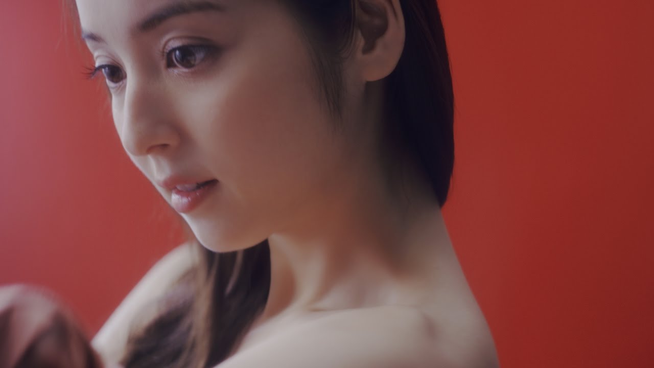 私をいちばん軽くする服。ユニクロのブラトップ2017 - YouTube