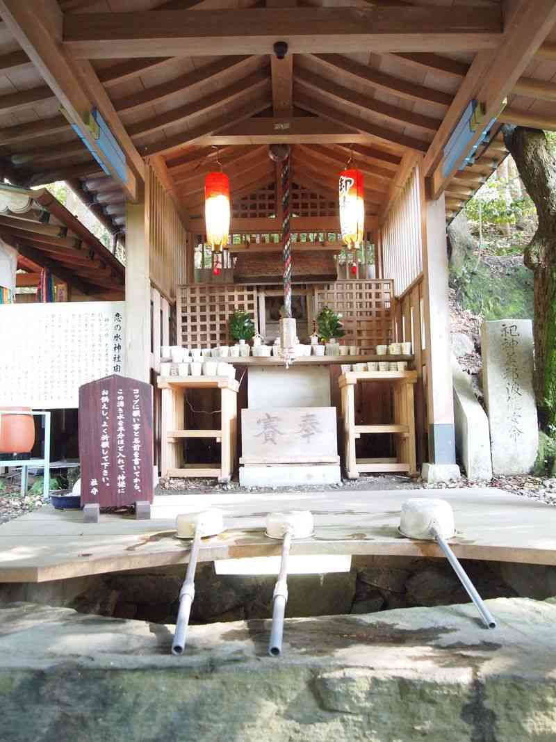 恋の水が湧き出す!?南知多のパワースポット『恋の水神社』 | 愛知県 | トラベルjp＜たびねす＞