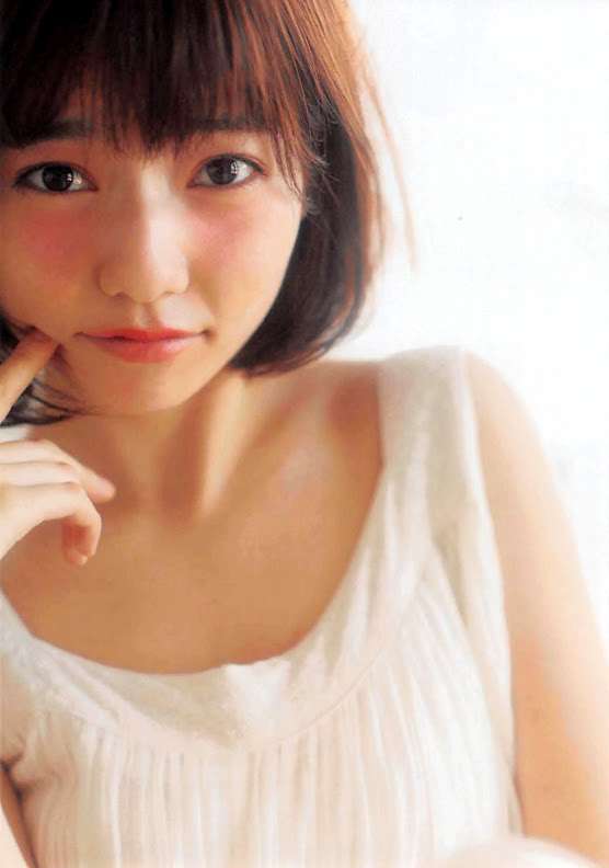 女性アイドルの美しいメイク画像を貼るトピ