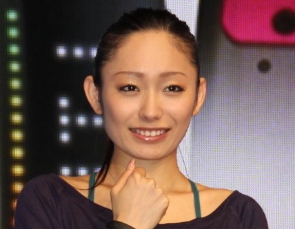 炎上して当然！安藤美姫、小塚崇彦との写真を掲載