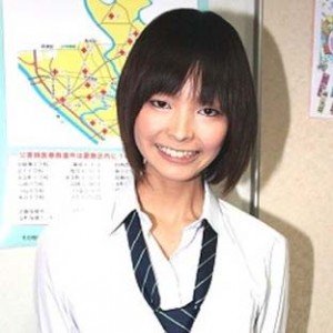 最上もが、茶髪ロングヘアの