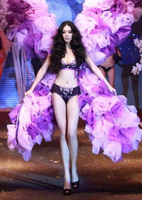 股下が長い芸能人の画像を貼るトピ Part2