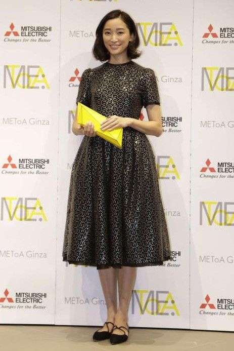 杏、第3子妊娠発表後初の公の場 双子の育児生活を明かす