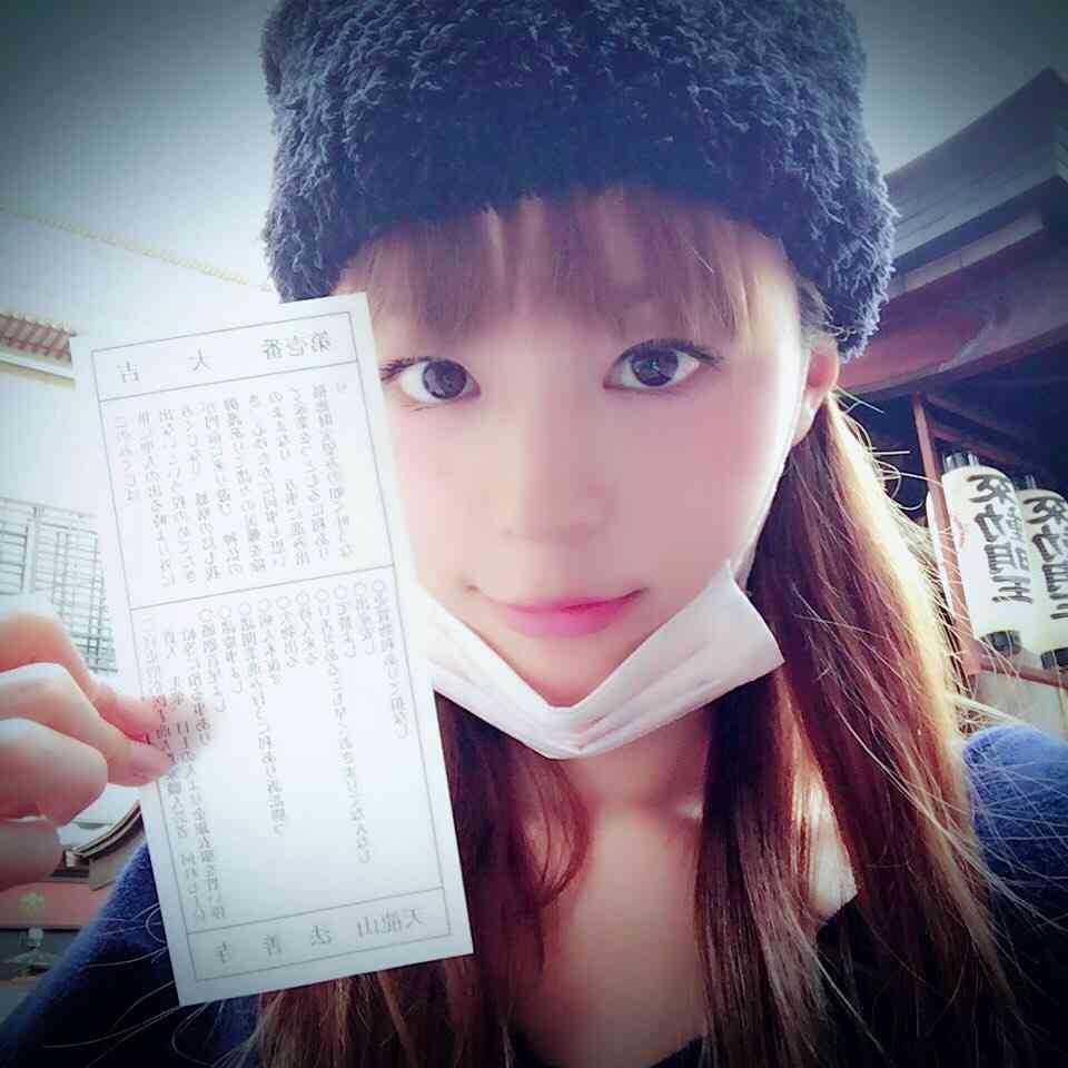 平野綾、銀髪ショートに大胆イメチェン！長髪40センチカットに大反響