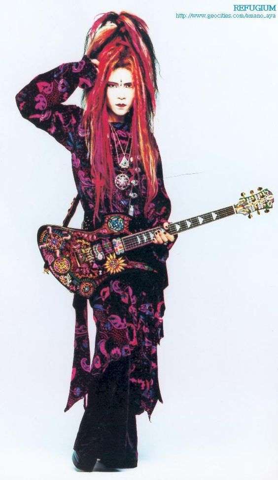 ロン毛の男性をひたすら貼っていくトピ。