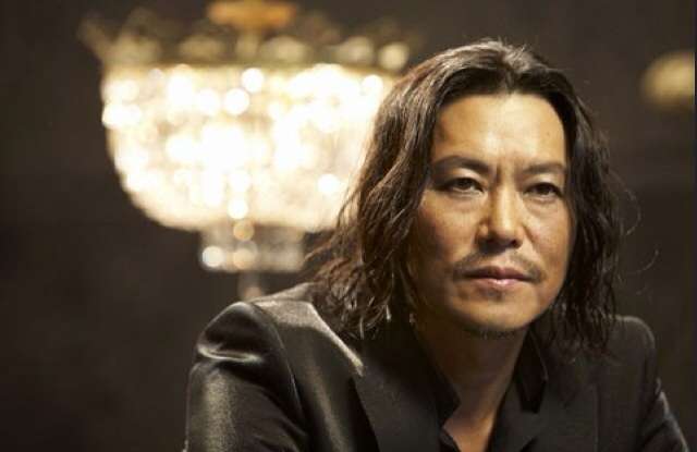 ロン毛の男性をひたすら貼っていくトピ。