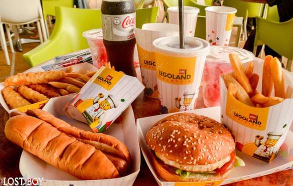 【悲報】本日オープンの「レゴランド」飯が高すぎるとSNSで炎上！愛知万博の悪夢再来か！