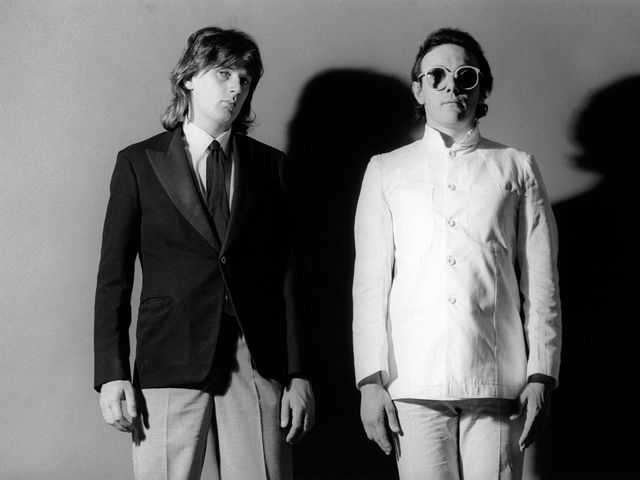 ロン毛の男性をひたすら貼っていくトピ。