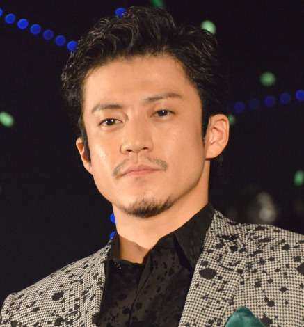 小栗旬が結成か「俳優労働組合」 相次ぐ電撃引退で現実味