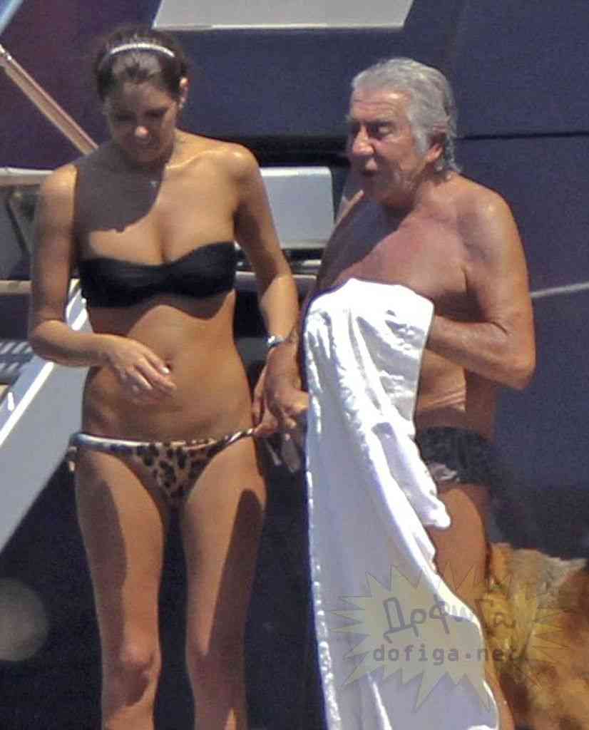 72歳のおじいちゃんでもお金持ってればこんな美女と付き合えるらしい
