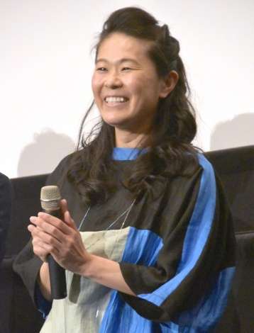 澤穂希さん、出産後初公の場に緊張 子育ては「楽しい」