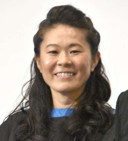 澤穂希さん、出産後初公の場に緊張 子育ては「楽しい」