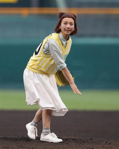 いろんなプロ野球の始球式が見たいです。