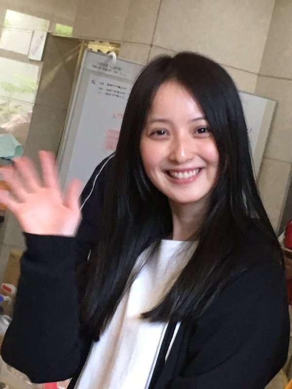 高橋みなみ、ボランティアにサプライズ登場　福島で農作業をお手伝い