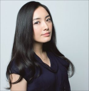 月9「貴族探偵」声出演の仲間由紀恵がリアル登場！謎の使用人役で相葉と初共演