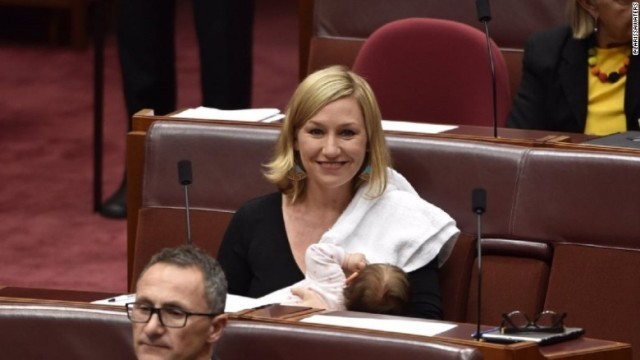 CNN.co.jp : 議員が議場で「歴史的授乳」、規定改正で実現　豪