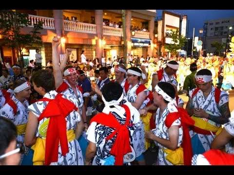 米軍が青森のねぶた祭り楽しみすぎワロタwww - YouTube