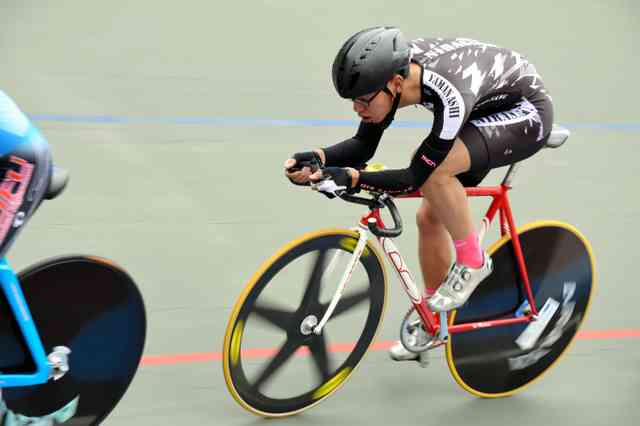ひとり自転車部、全国Ｖ　片道１０キロの通学きっかけ - 一般スポーツ,テニス,バスケット,ラグビー,アメフット,格闘技,陸上：朝日新聞デジタル