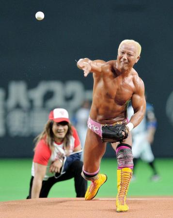 いろんなプロ野球の始球式が見たいです。
