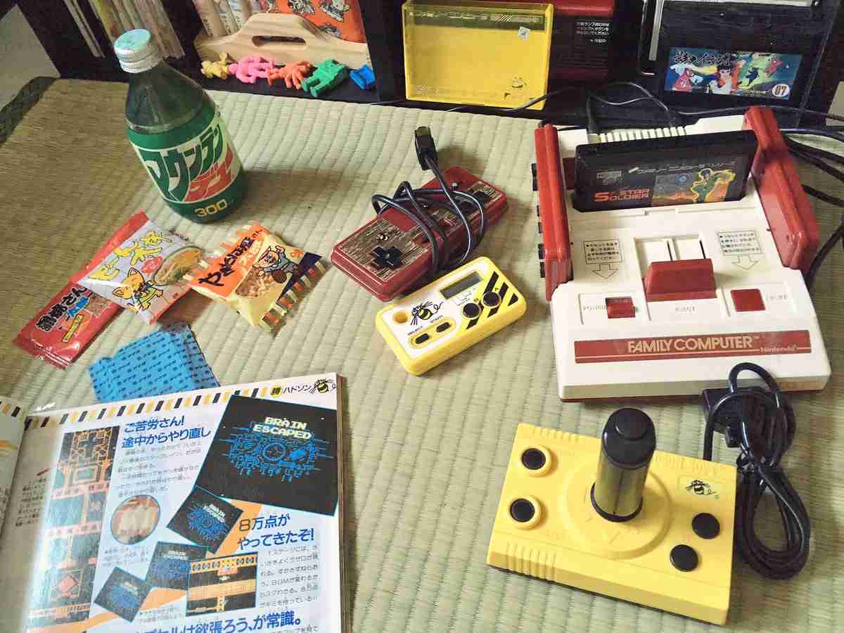 【画像】ファミコン、ジョイスティックにキン消し… 80年代の小学生がいる部屋を再現、童心に返ってしまう人続出