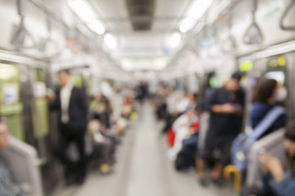 座れなかった腹いせ…難聴を患う女子大生に同級生の母親「生まれてきたことが親不孝」