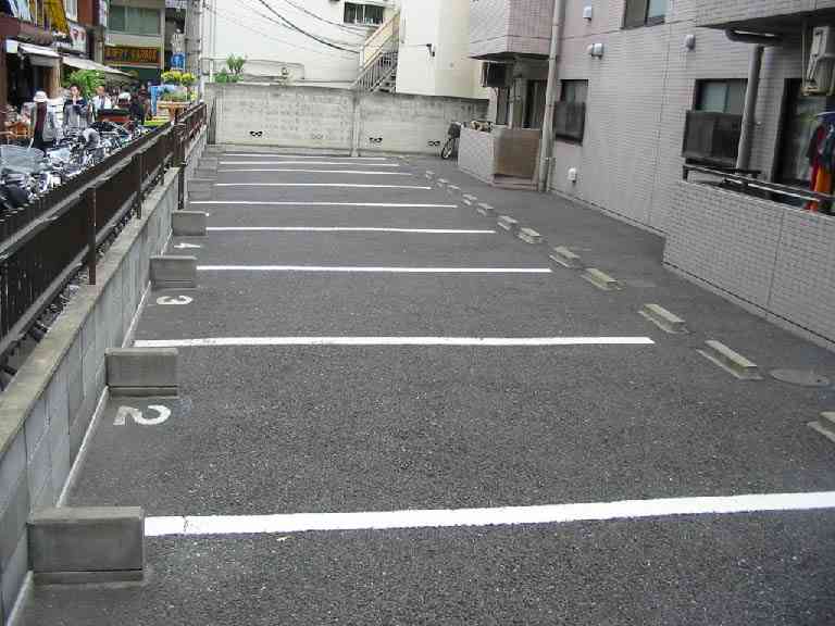 「絶対、止めるのムリでしょ」ある物件の『駐車場』が、鬼畜すぎる