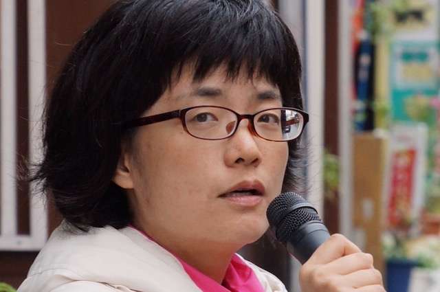 辞職勧告の石嶺香織が自衛隊批判を再開…宿舎と子連れ家族を盗撮してFB投稿 | ノンスタイル