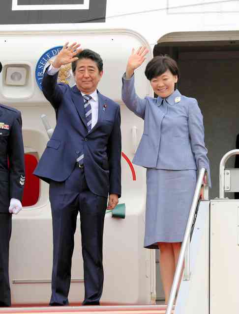 安倍首相、イタリアへ出発　Ｇ７首脳会議：朝日新聞デジタル