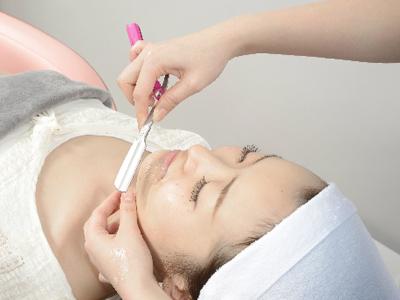 理容室と美容室の違い！ 理容室だからできるレディースシェービング体験