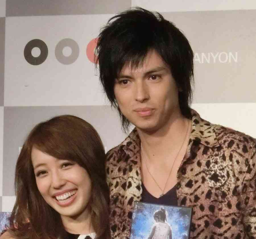 アレク、ペルーの母親に仕送り　妻・川崎希に「ありがとう」と感謝