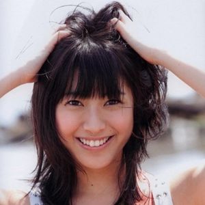 瀧本美織 小6の時の写真公開、「小さい頃から美人」と話題