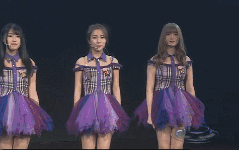 SNH48がライブ中に首を絞めようとする不審者男性が乱入！　会場騒然となりライブも中断に