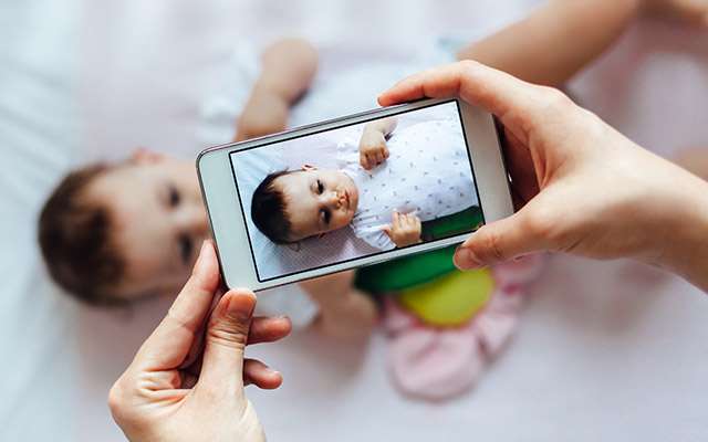「うっかり」では済まない　SNSに子どもの写真を投稿する前に、気を付けて  –  grape [グレイプ]