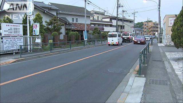東京・町田で小1男児が車にはねられ死亡　渋滞の車列すり抜け横断し…