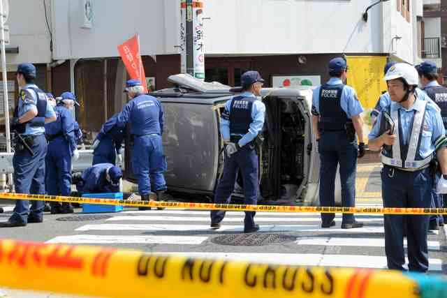【博多金塊窃盗】指名手配の２人、パトカー追跡中に事故