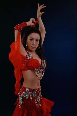 高畑淳子 へそ出し衣装でベリーダンス披露 3週間で5キロ減 ガールズちゃんねる Girls Channel