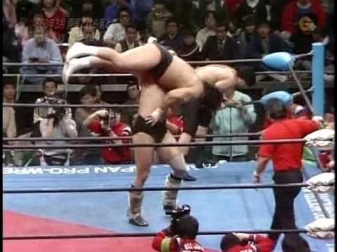 【全日本プロレス】長州 & 谷津 VS ブロディ & ブルックス ブロディ長州を子ども扱い - YouTube