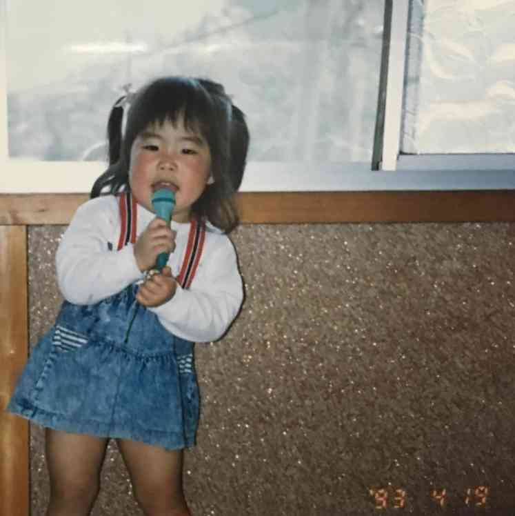 ゆりやんレトリィバァ、2歳の写真を公開　実はモーニング娘。を目指していた