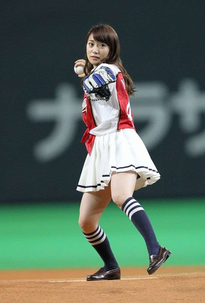 いろんなプロ野球の始球式が見たいです。