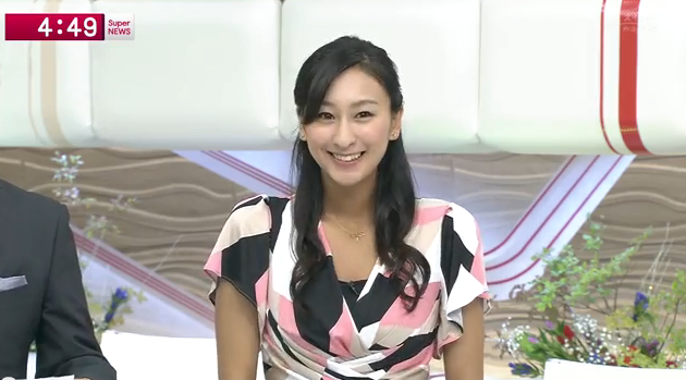 肩幅広いはずなのに着るものでそれほど広く見えない芸能人の写真