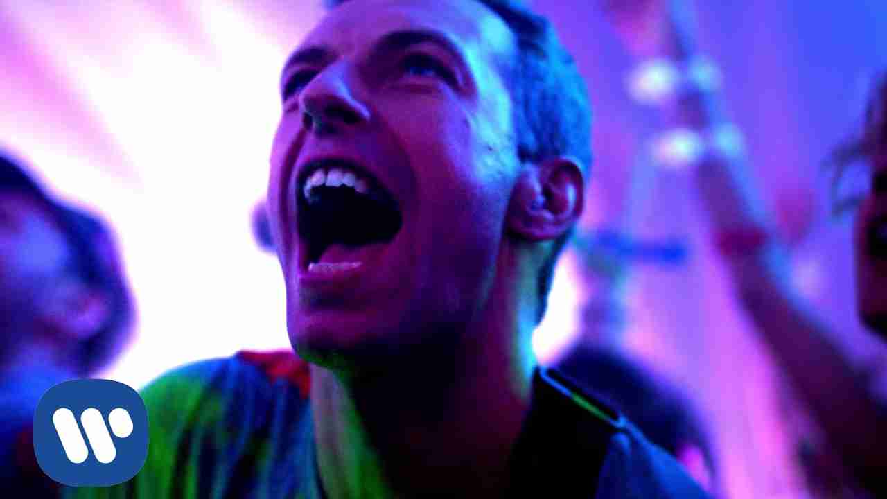 Coldplay - Charlie Brown - YouTube