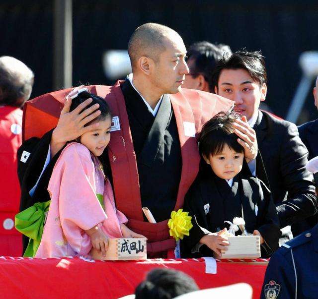 市川海老蔵、我が子&寺島しのぶ長男の3ショットに「なんか涙出るよ」