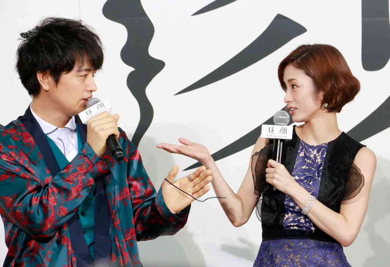 上戸彩＆斎藤工、抱きしめて密着…“禁断”の香り漂う「昼顔」ショット公開