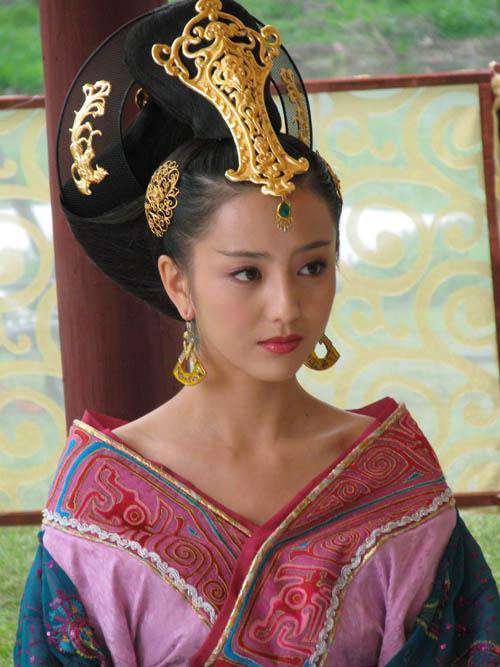 ハロプロ新体制発表！森戸知沙希がモー娘兼任 新グループも7月お披露目