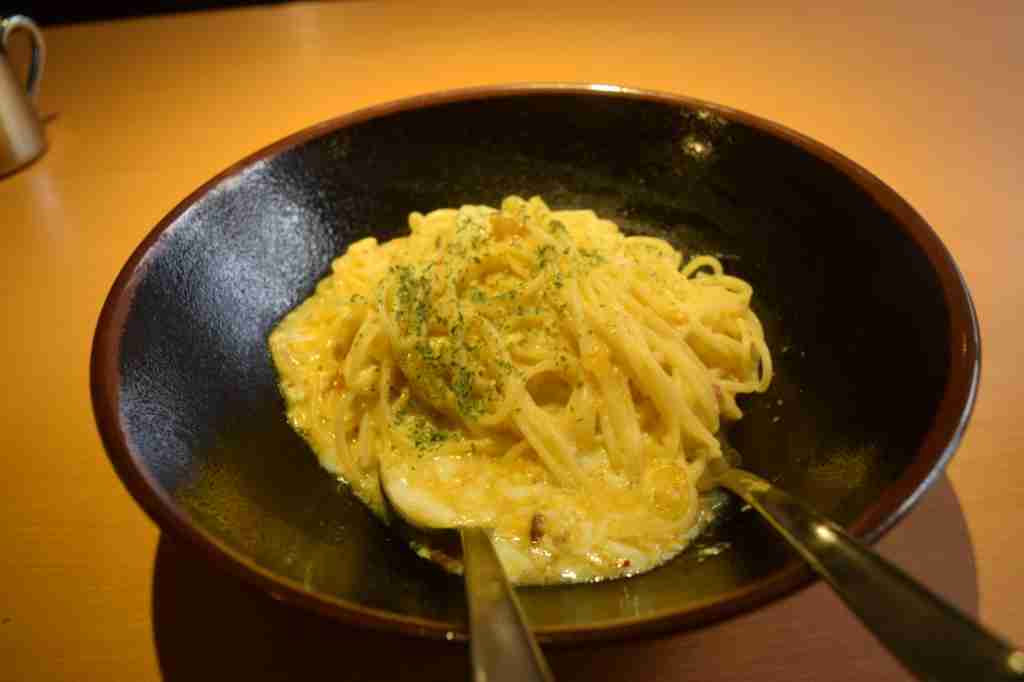 福岡を代表するパスタの名店「らるきい」の「ぺぺたま」を知っているか？ - メシ通