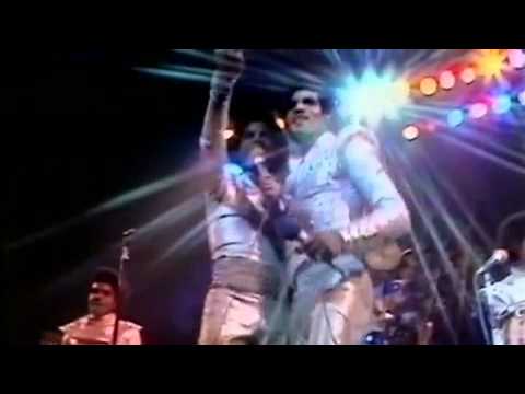 Jacksons - "Let Me Show You The Way To Go" (Live in London) - YouTube