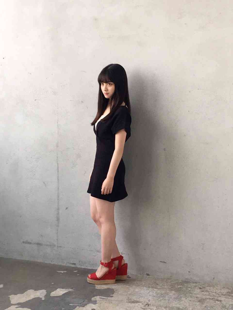 橋本環奈、“驚き顔”の撮影に苦戦「難しい」