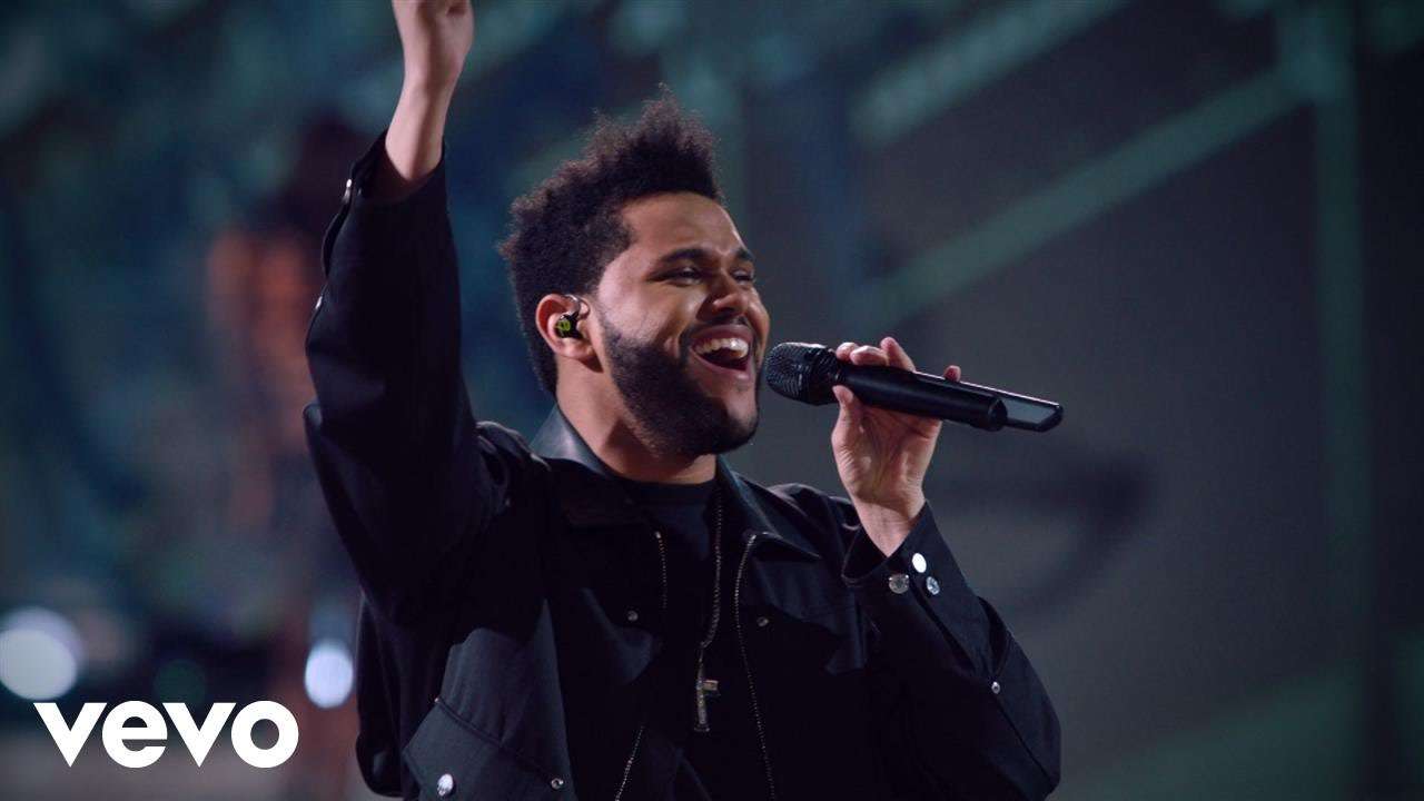 Starboy (Live From The Victoria’s Secret Fashion Show 2016 in Paris) - YouTube