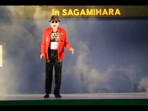 第一回ムーンウォーク世界大会 小梅太夫 - YouTube